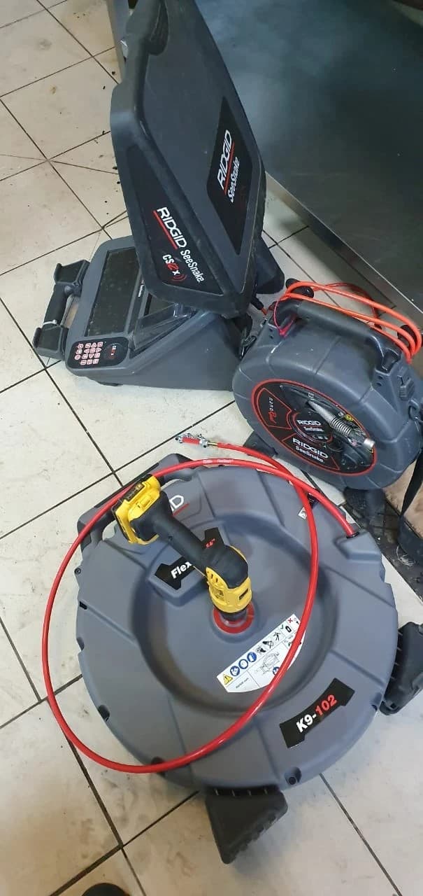 Оборудование RIDGID: монитор SeeSnake, камера и машина FlexShaft